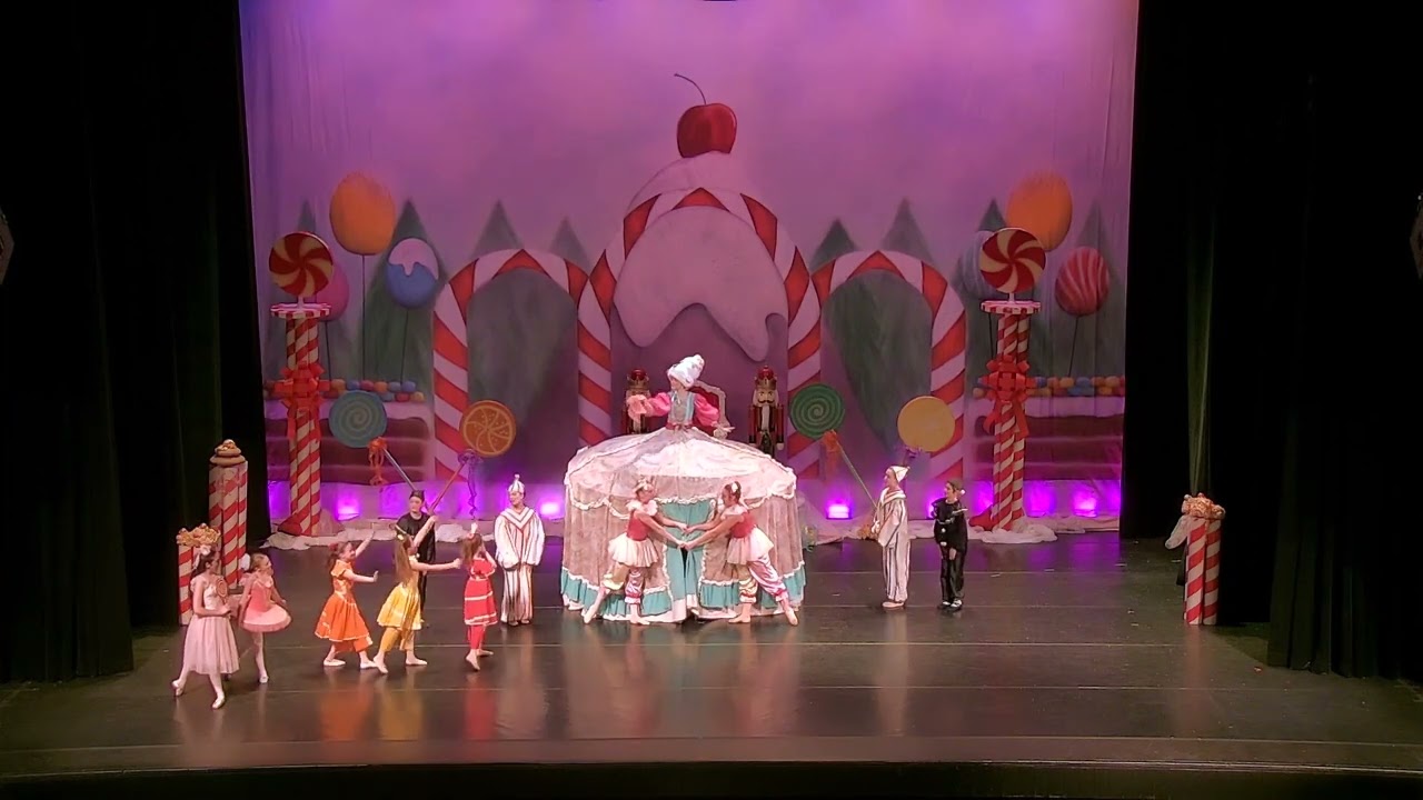 The Nutcracker: La mere Gigogne