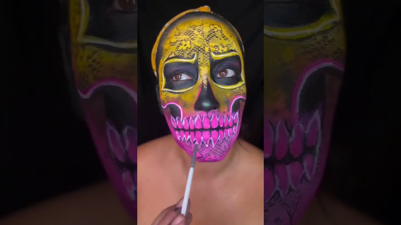 Sminkning av @ artyaiy på instagram- De dödas dag🥀Se fler talangfulla kreatörer på vår plattform