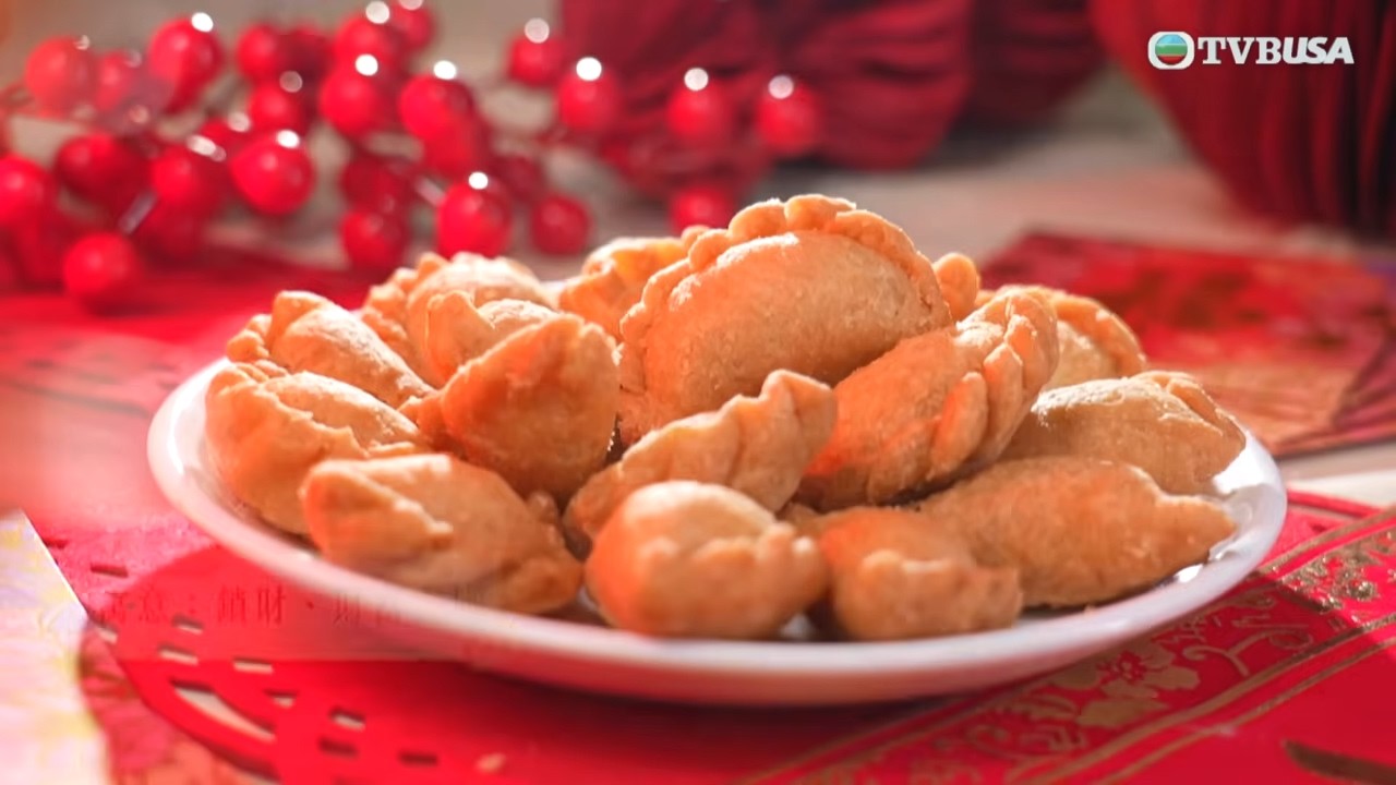 美食新聞報道｜新春必備賀年唐餅！深水埗60年老餅家堅持手工製餅　手工油器成新春人氣王｜何泳芍｜TVBUSA｜美食