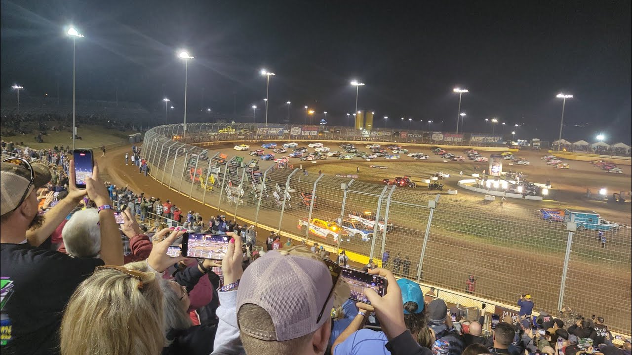 World Of Outlaws World Finals 4-Wide Salute 11/7/25
