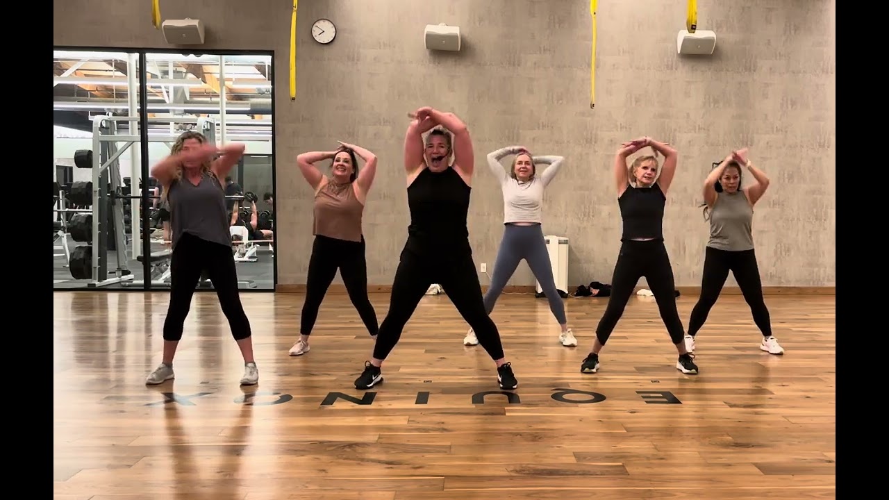 “NUEVAYOL” by Bad Bunny - choreographed by Ashley Erickson w/ SmashLife Dance Fitness