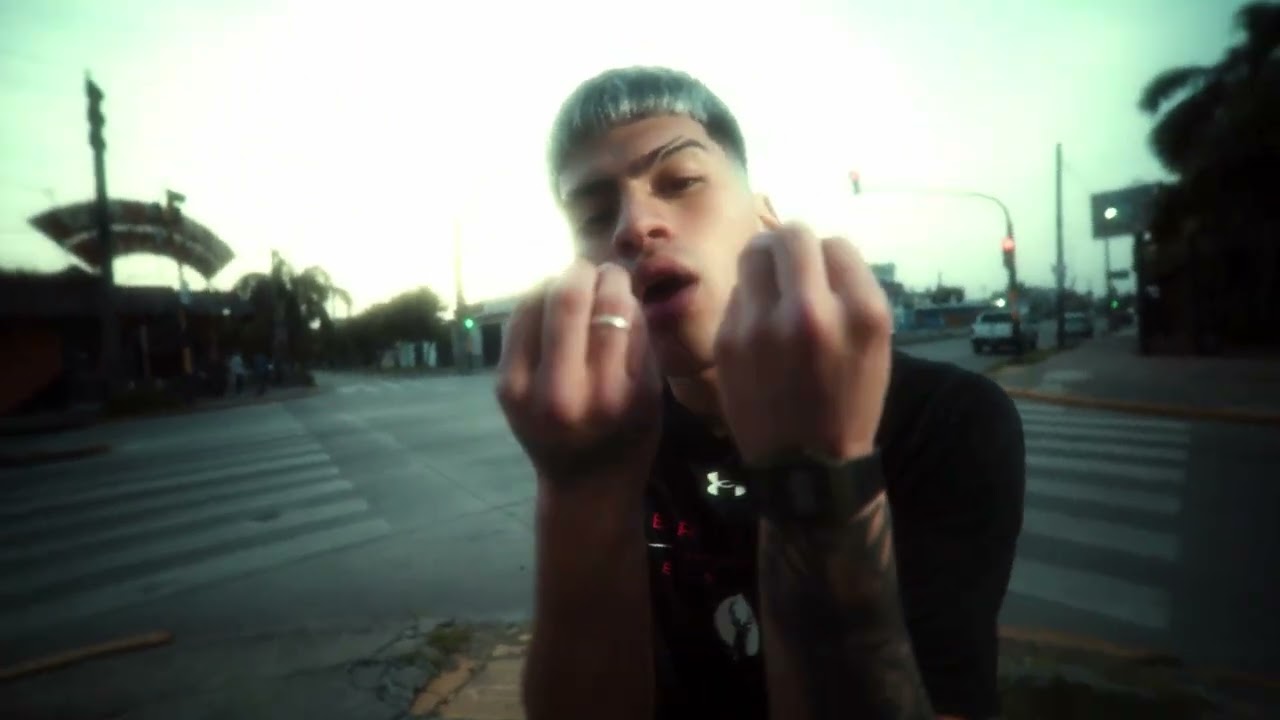 NO TE VI M&Aacute;S - LUCAS CORZO (VIDEO OFICIAL)