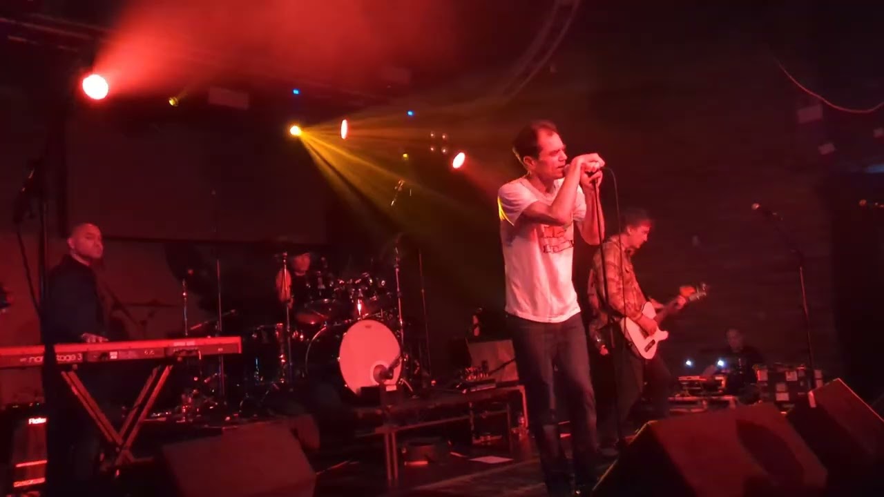 Michael Shannon/Jason Narducy - Sitting Still (R.E.M.) Glasgow Garage 20/8/25