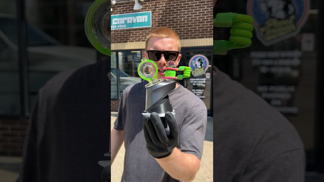 This Puffco setup is WILD 😳 #setup #puffcopeakpro #shorts #420vibes #420