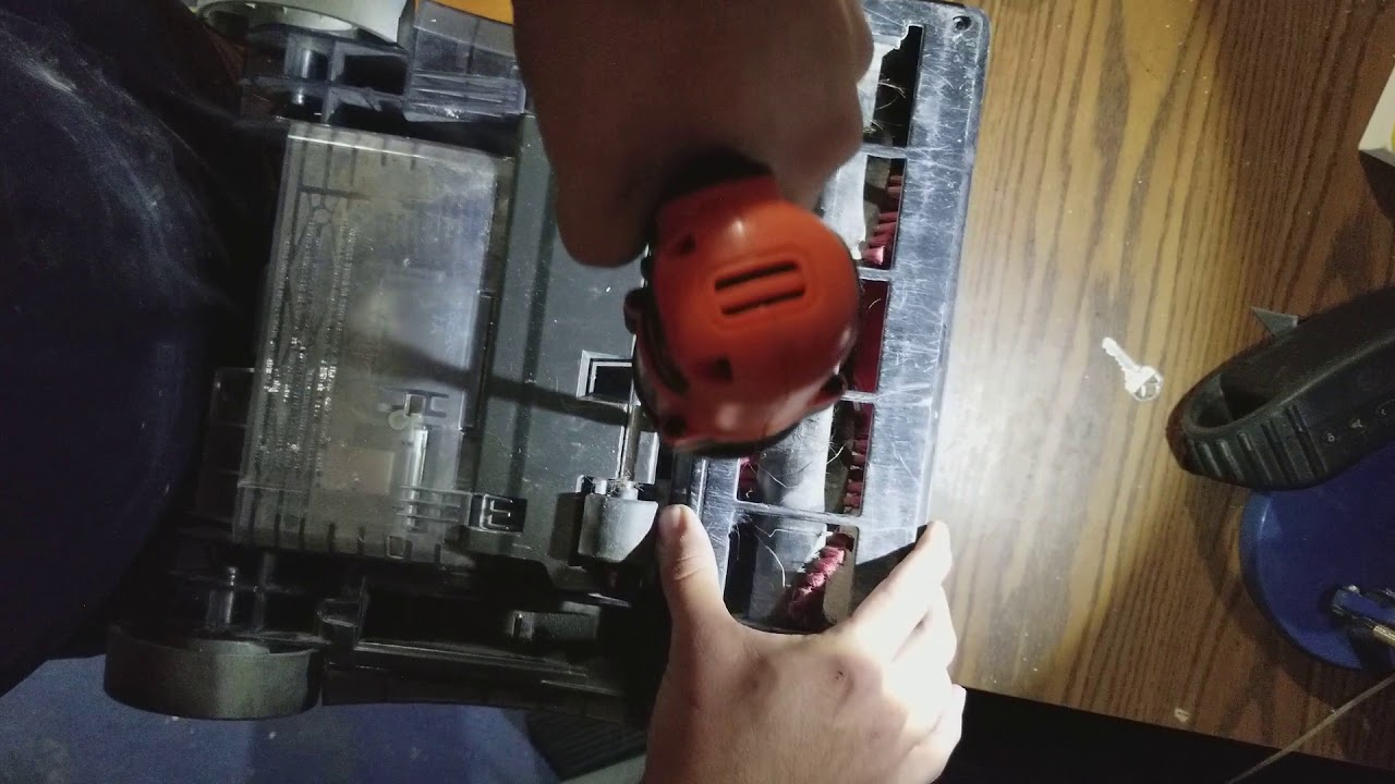 How to change the belt on the Hoover wind tunnel pro pet 3. Watch my other video to fix brush!!!.