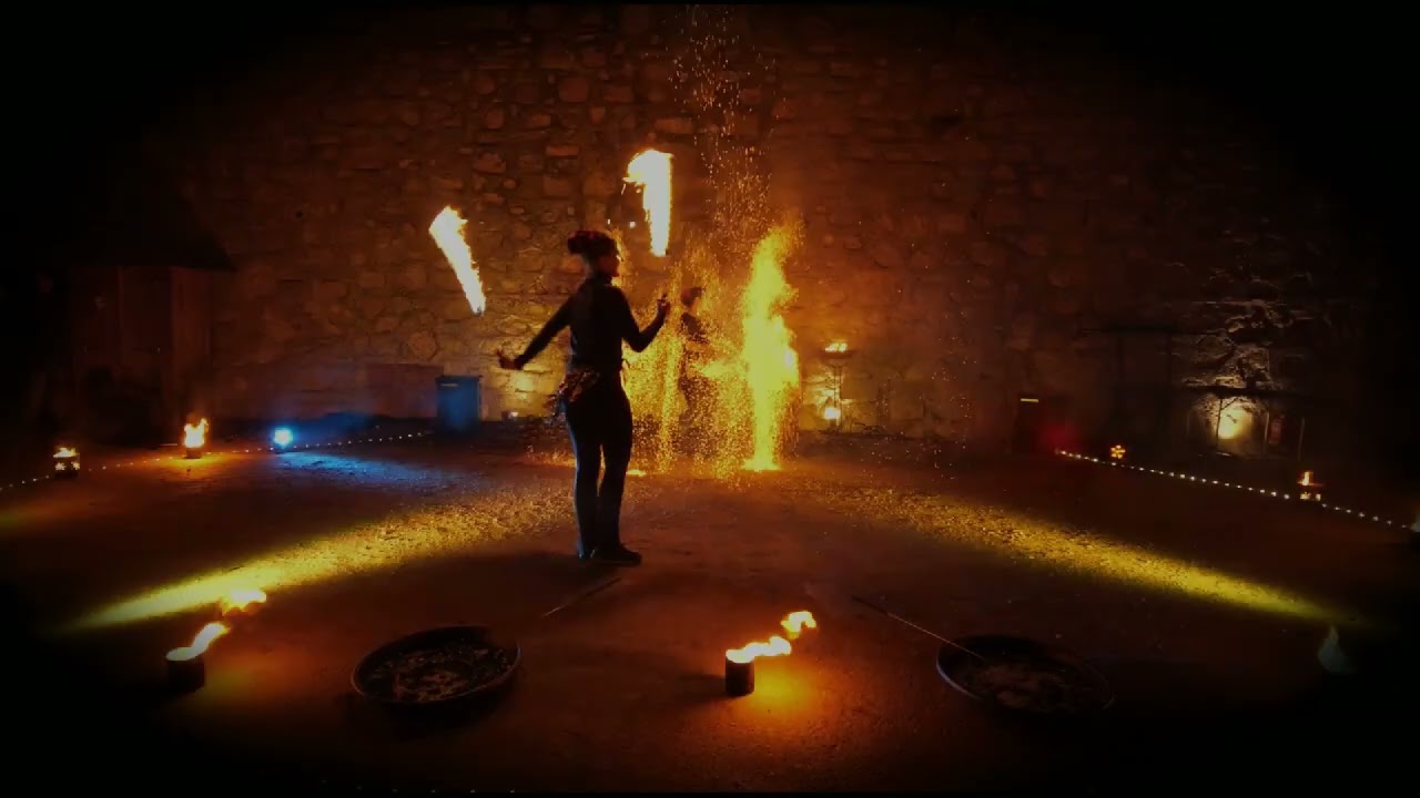 Duo Feuershow mit der bezaubernden Maya in Motion #feuershow #feuershowstuttgart #feuershowulm 