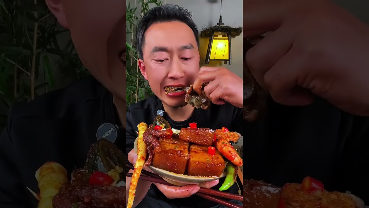 开饭啦兄弟姐妹们！香辣猪蹄，红烧肉，油焖大虾，虎皮鸡爪，蒜蓉鲍鱼，麻辣鸡腿！肉质鲜嫩！