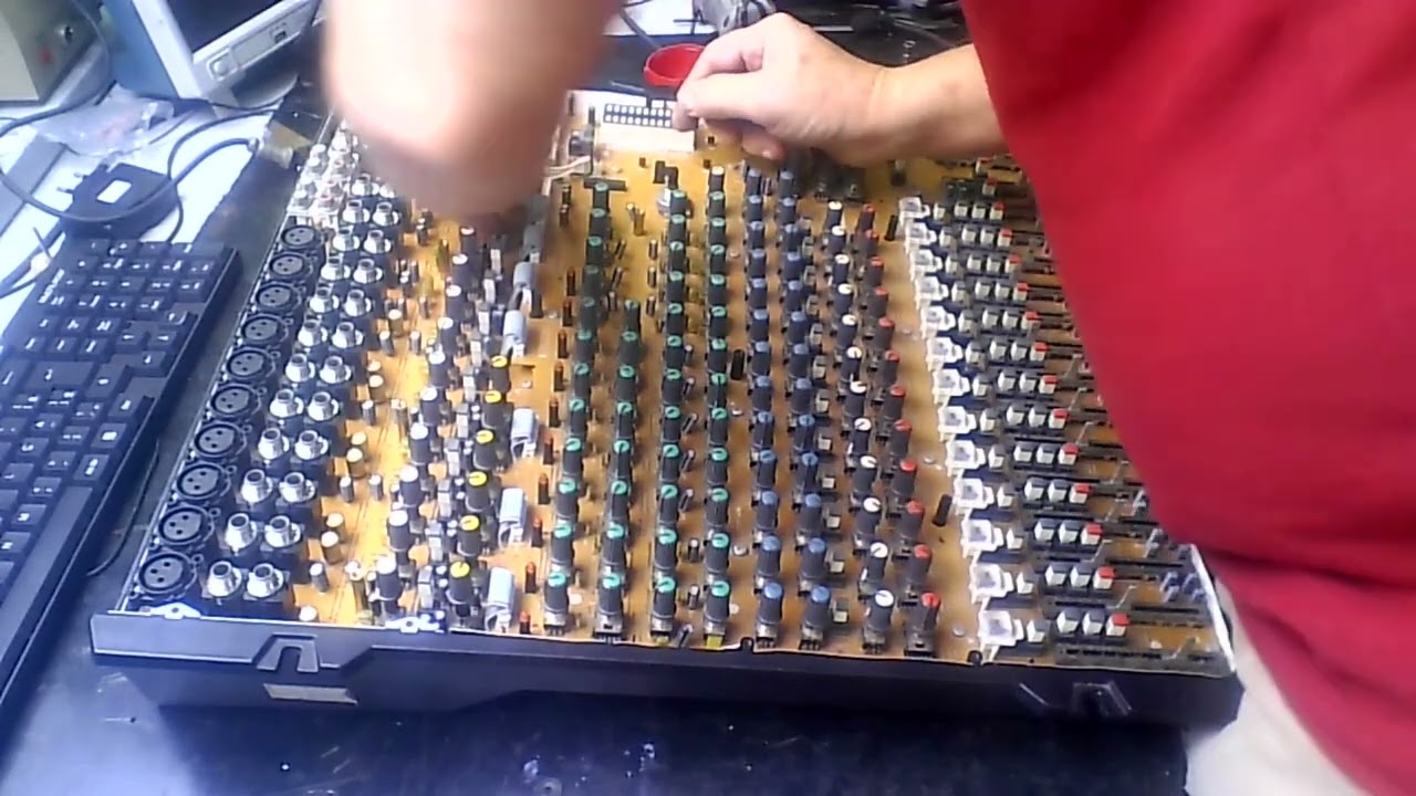 MESA DE SOM YAMAHA MG166CX[COMO ABRIR E DICAS DE REPARO]