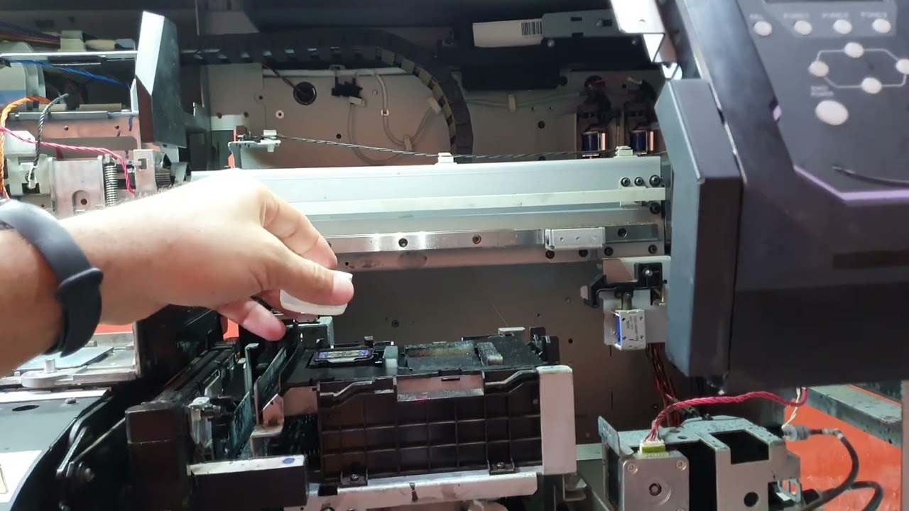 Como deixar a cabeça de impressão de molho no solvente mimaki cjv150 130