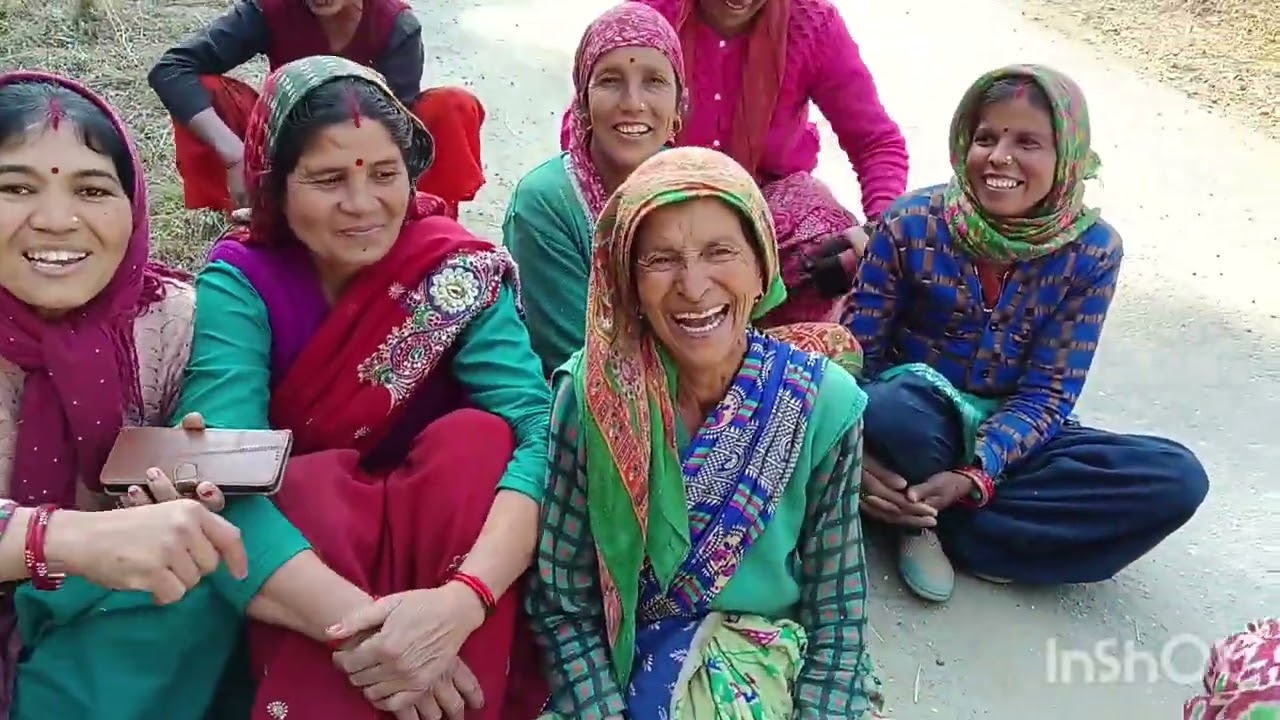 रिया ने जलाया हाथ