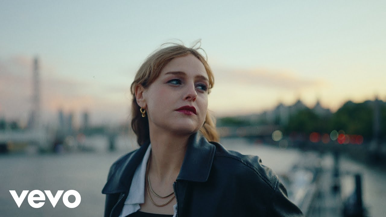 Tereza Balonová - Londýn (Official Music Video)