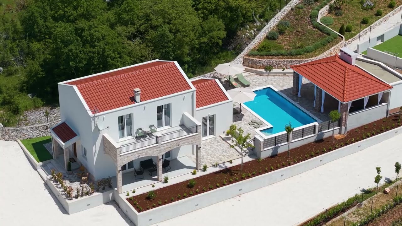 Villa Domus Alba in the Hinterland of Trogir – Hidden Gem in Primorski Dolac