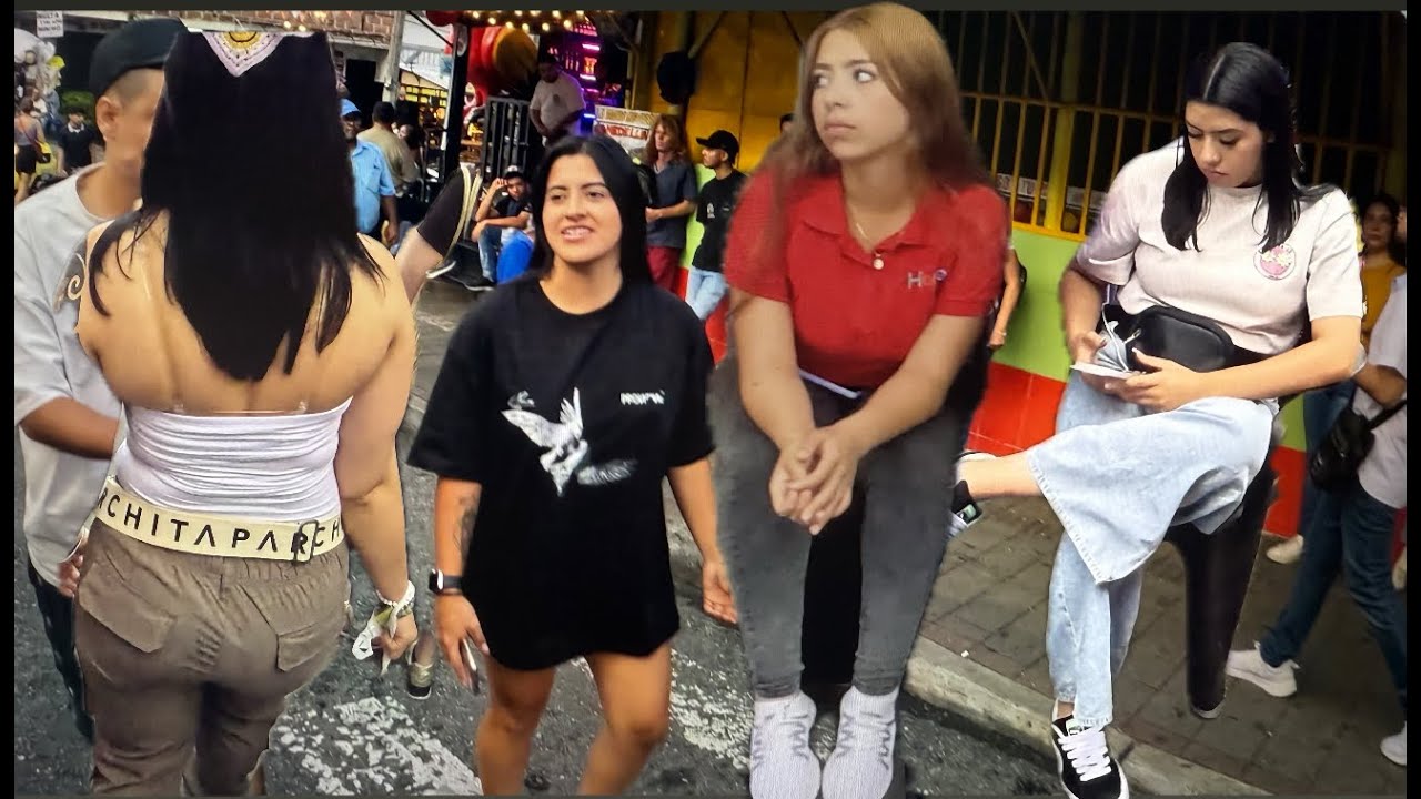 MEDELLIN COLOMBIA COMUNA 13 WALKING TOUR