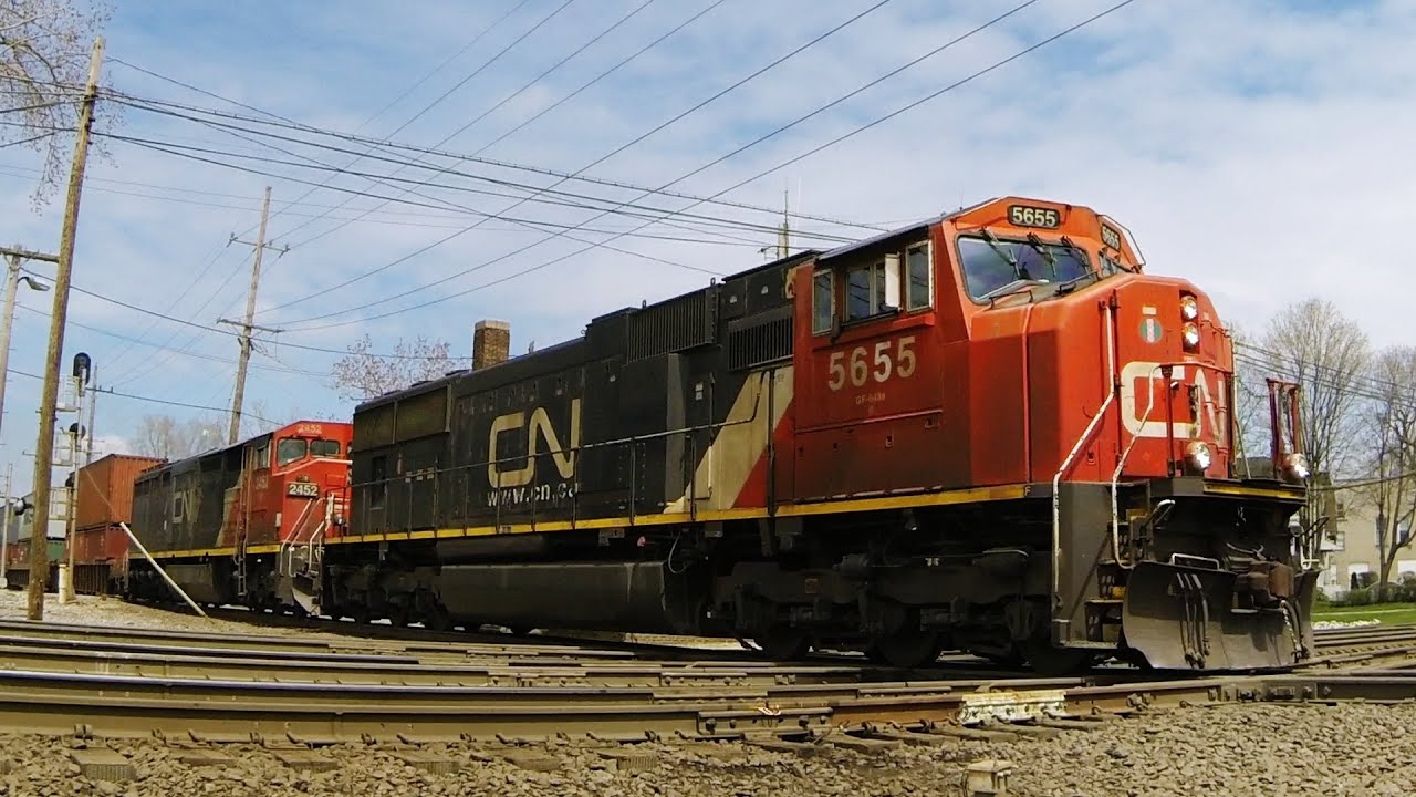 Ten Train Video Compilation at the Diamonds in West Chicago, Illinois on 4-28-2013