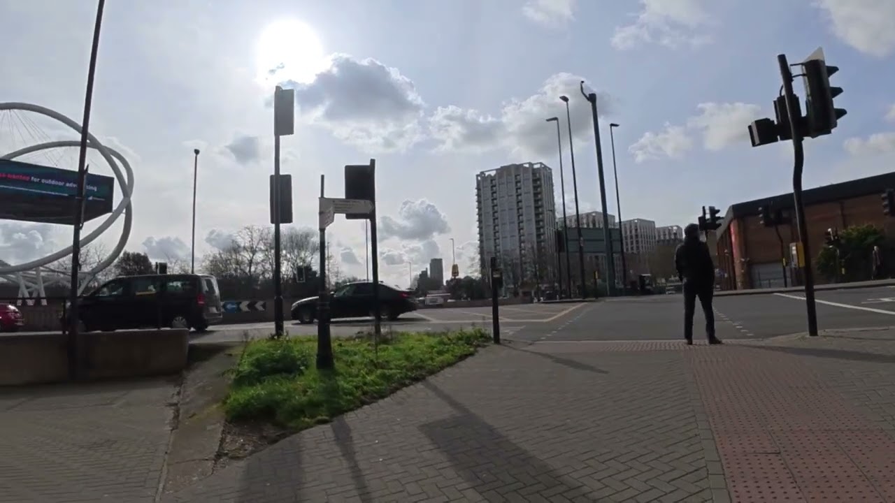 Exploring London on Foot: A Walk from Wandsworth Bridge to Clapham South