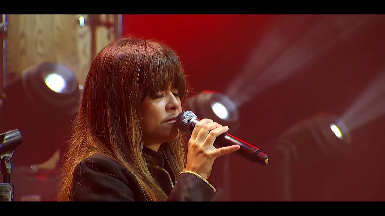 Vanesa Martín - Medley Arráncame y Polvo de Mariposas (Directo Málaga)