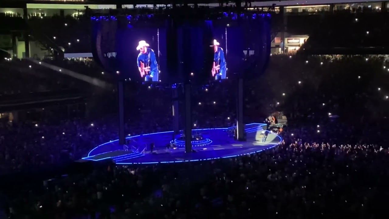 Garth @ Gillette 