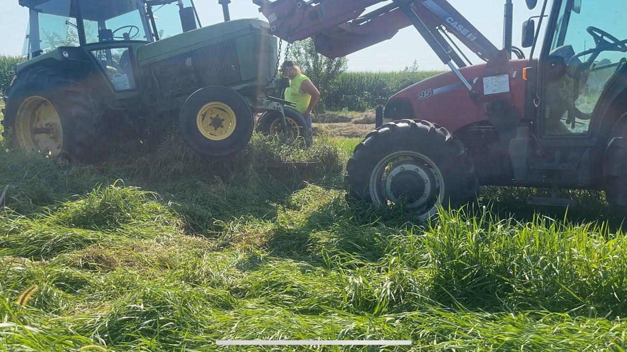 John Deere Tractor Jumps Disk