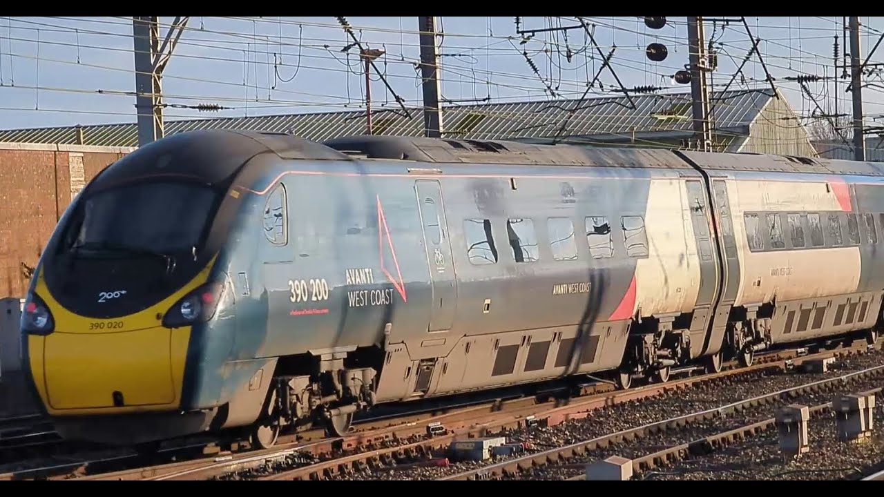 AVANTI PENDOLINO TRAIN ACTION AT CARLISLE