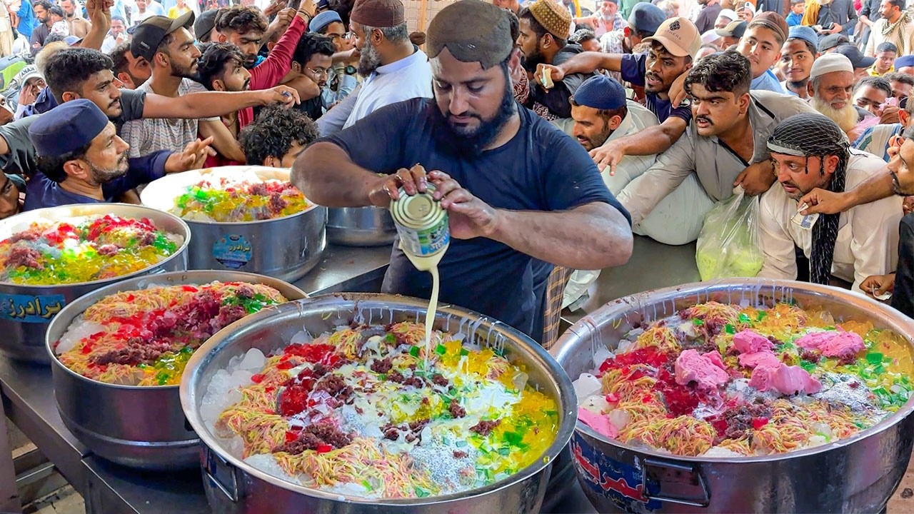 MASSIVE FALOODA MAKING | RAMADAN STREET FOOD MIX JUNGLE FALOODA | ICE CREAM SEV VERMICELLI MILKSHAKE