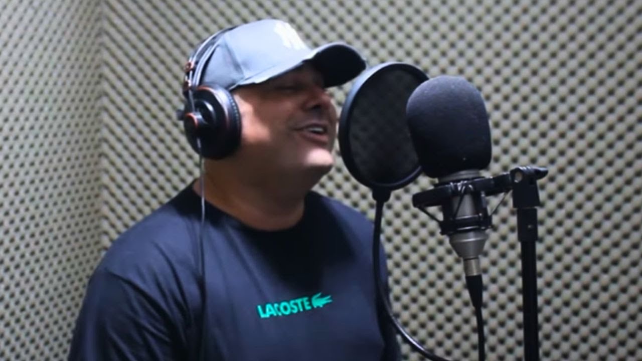 DJ Bala - Medley de Fim de Ano feat. MC Gustavo Boy