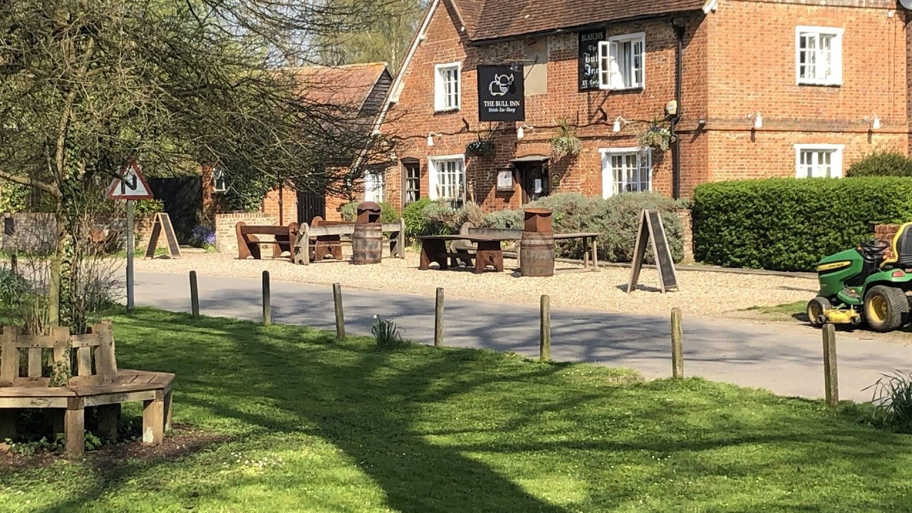 The Bull Inn Pub, Reading, United Kingdom | Travel With Kiara