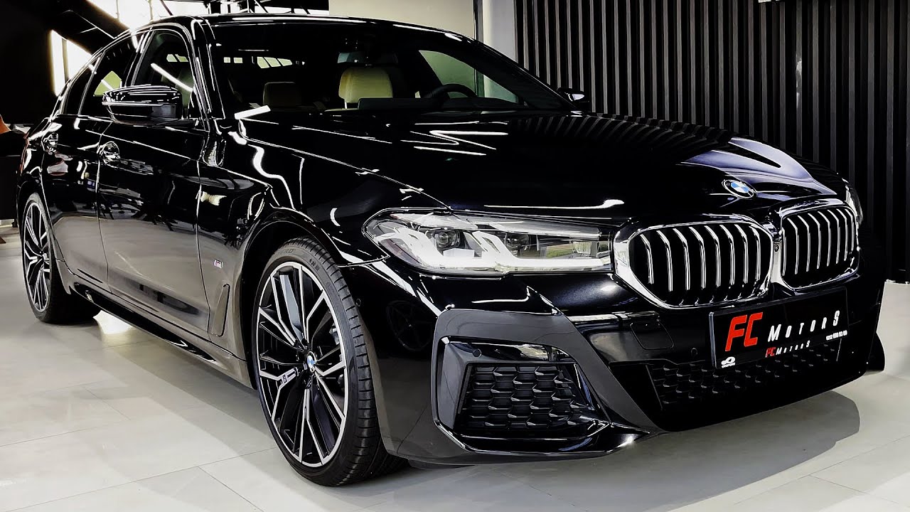 BMW 5 серии 2022 года - детали интерьера и экстерьера