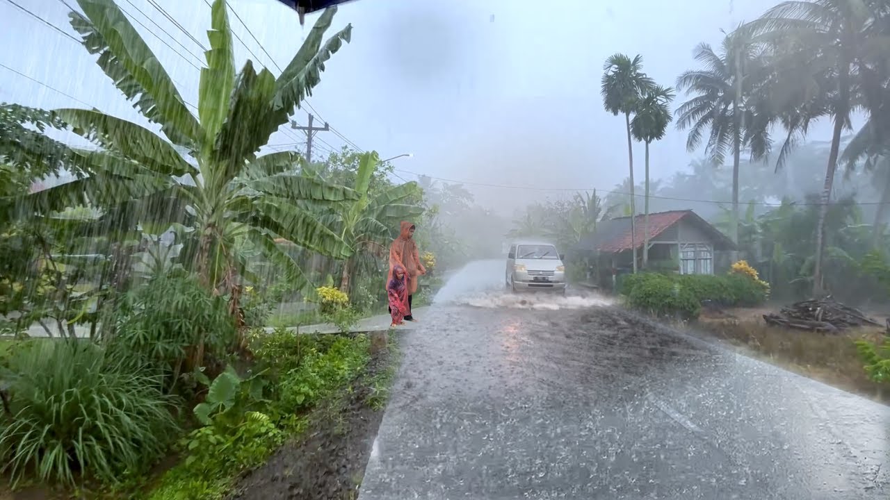 Heavy Rainstorm and Strong Thunder Sounds for Insomnia| In village Red soil,Very refreshing&Soothing