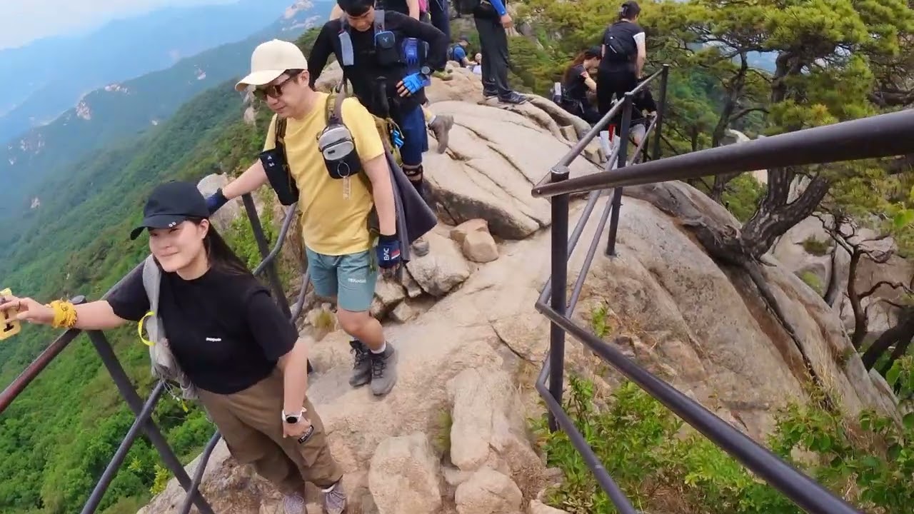 BUKHANSAN NATIONAL PARK   SEOUL SOUTH KOREA