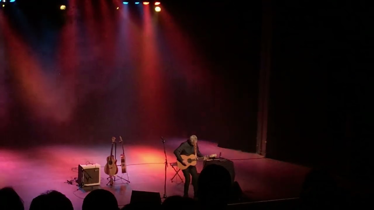Deep River Blues - Tommy Emmanuel live @ The Sydney Guitar Festival