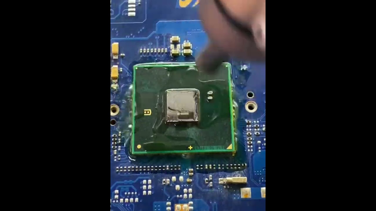 Desoldering cpu #JLCPCB #cpu #desoldering #electronic #processor #shorts