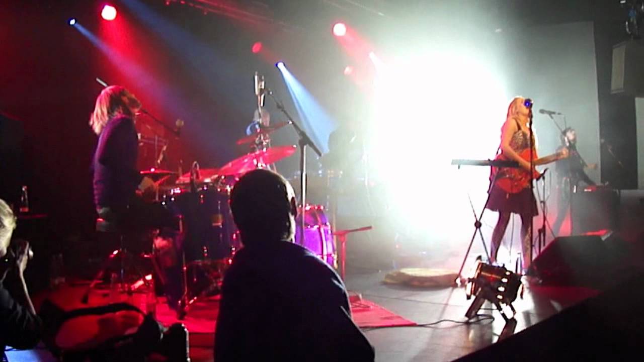 Eivør - Waves and the wind (Live Odense 2010)