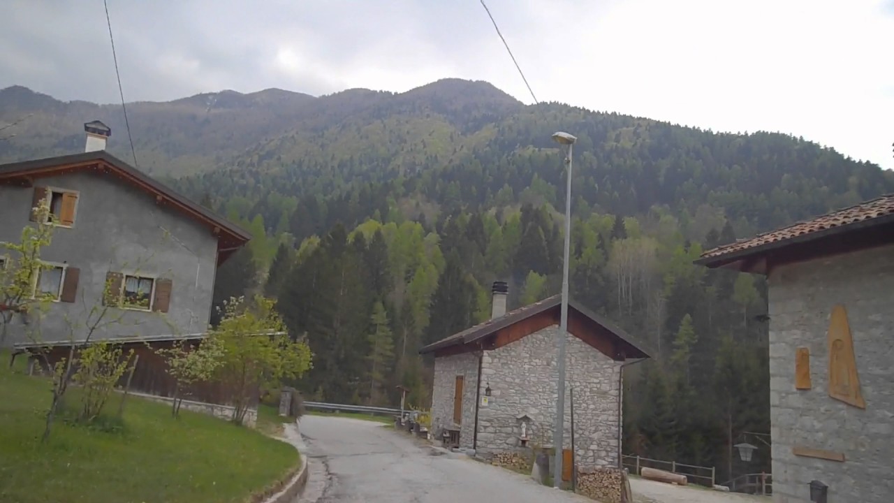driving around Lago del Vajont