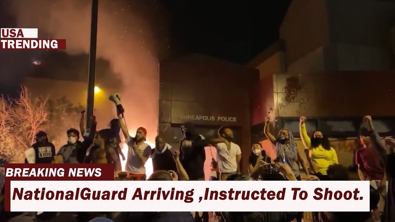 Protesters BURNED DOWN 3rd-precinct-building & Thrown Stones at retreating policemen before burning.