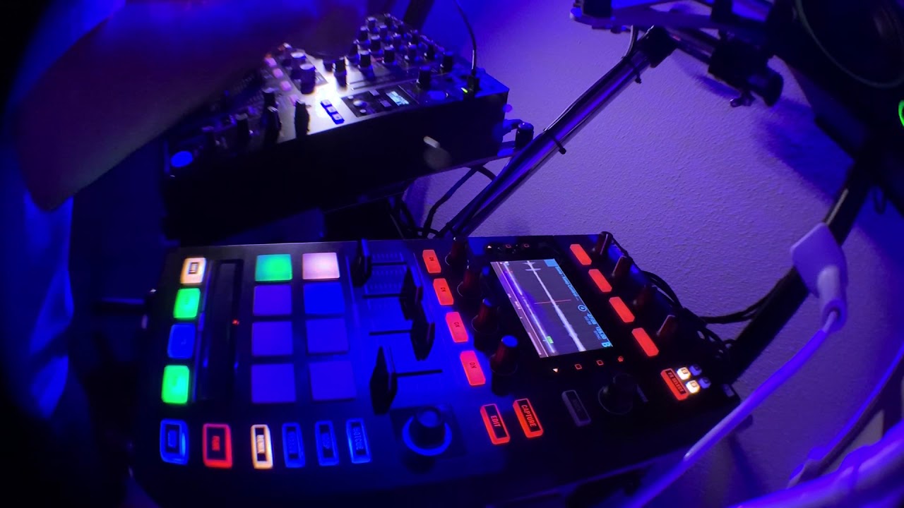 15mm Mix Tech house with Pioneer 750Mk2 Traktor control D2 using remix decks and step sequencer.