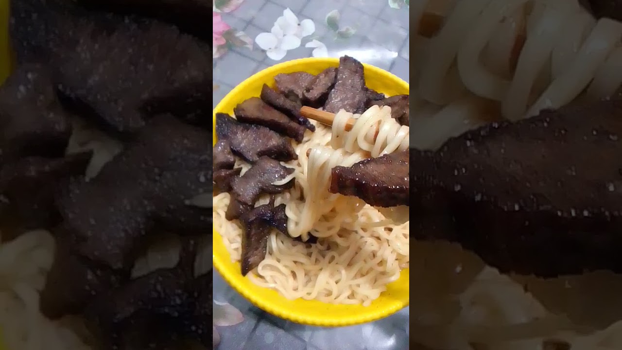 Trying Indonesia noodles 🍜for or the first time in flavour meat masala