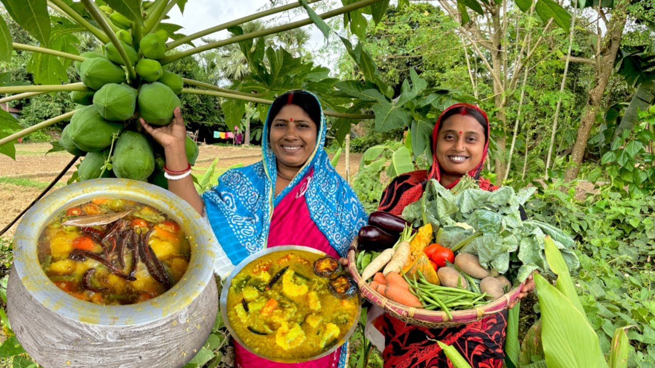 বাড়িতে এইরকম সবজি খিচুড়ি রান্না করলে আর কিছুই লাগে না, একটু বেগুন&nbsp;ভাজাই&nbsp;যথেষ্ট। Vegetable Khichuri