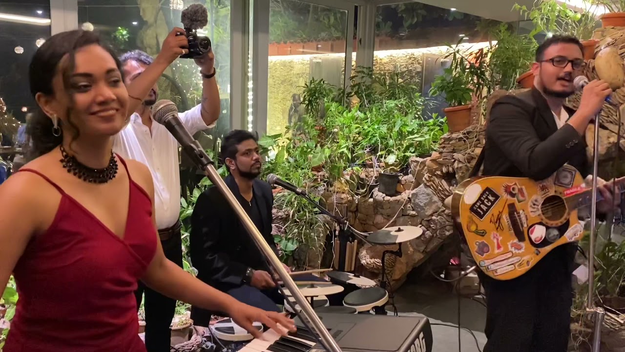 Bollywood Retro dance medley | Bombay Buzzar LIVE