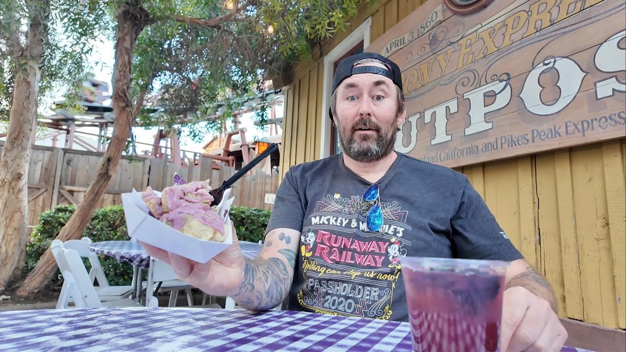 A BUSY Easter Sunday At Knotts Berry Farm & Disneyland -Boysenberry Festival Food / Renewing My Pass
