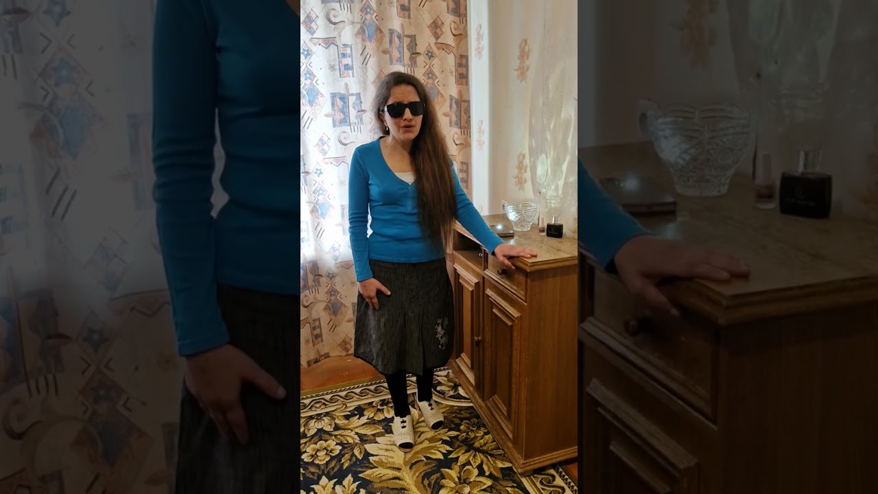 Почему сердце вновь моё болит