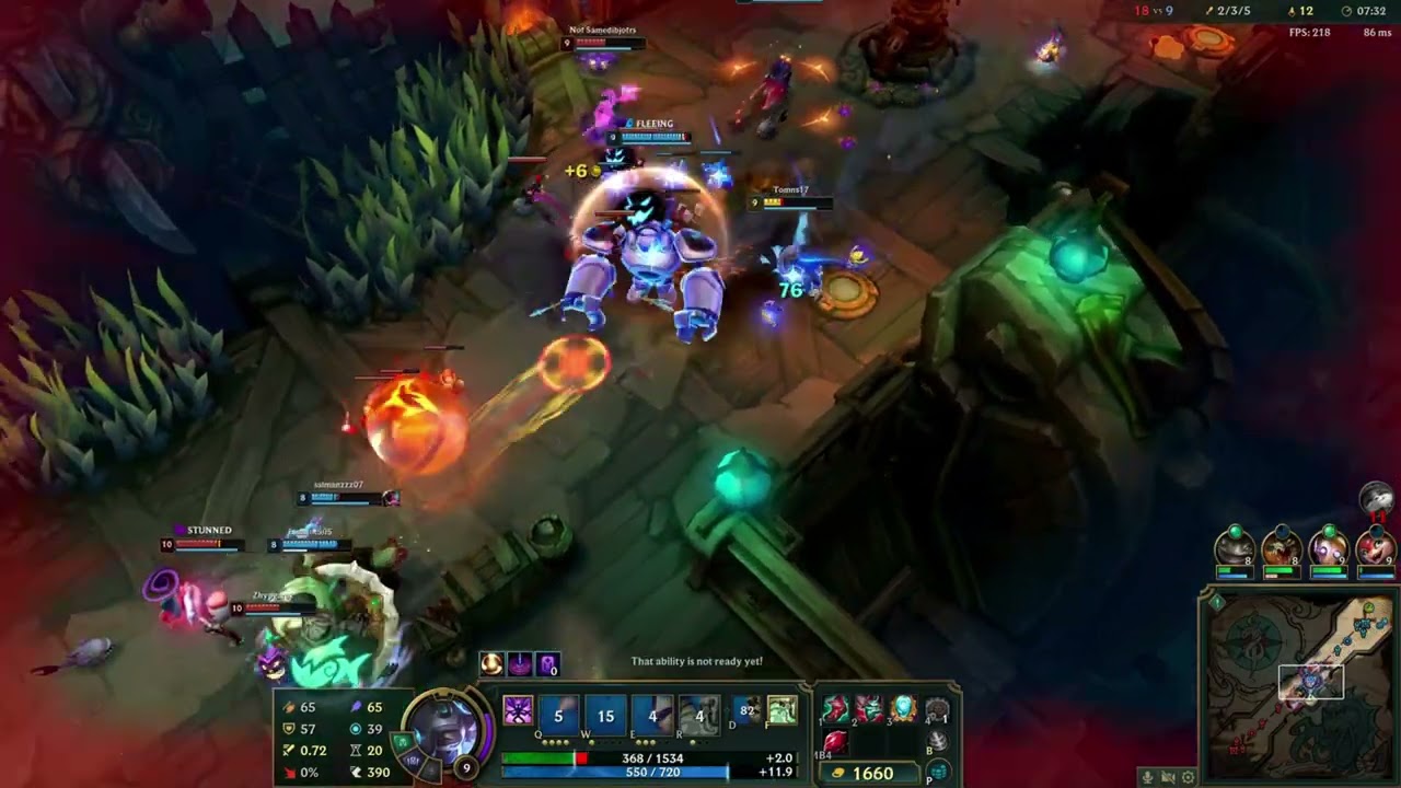 فزنا رغم المنوبه اللي معي😂😂 league of legends