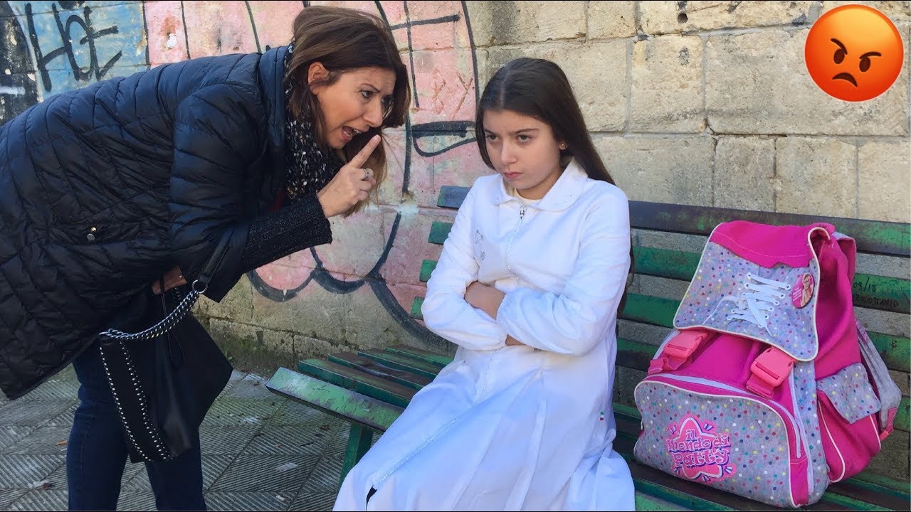 ELENA NON È ANDATA A SCUOLA!!! *scherzo a mamma*