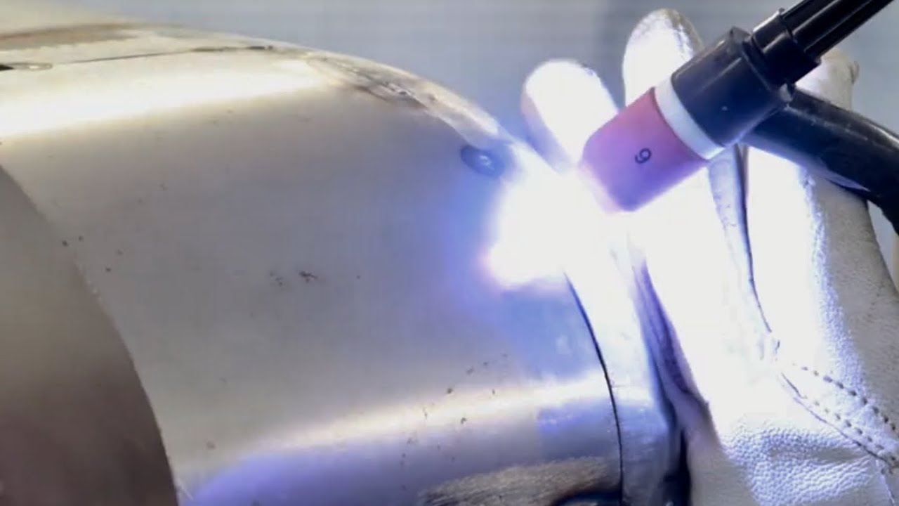 Why you get heat distortion when welding thin plate. The Heat shrinking Effect Tips and Tricks #50