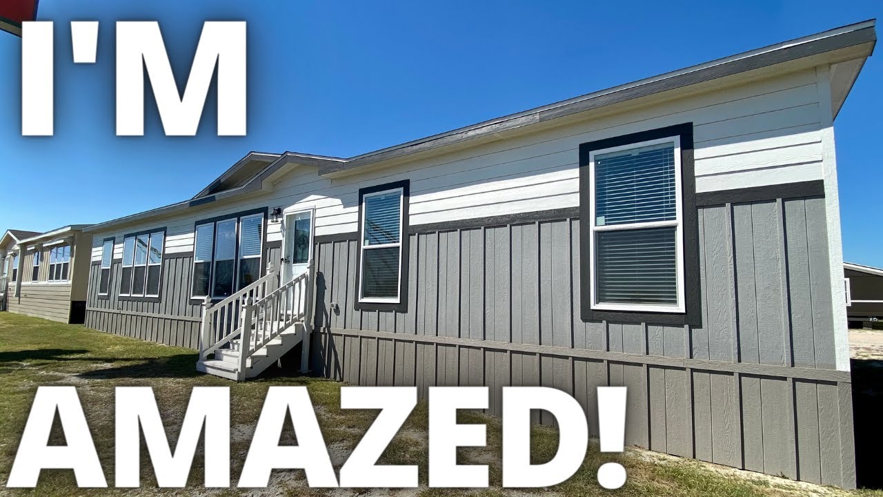 Wow, this mobile home THREW me for a loop! Amazed at the features in this house! Home Tour