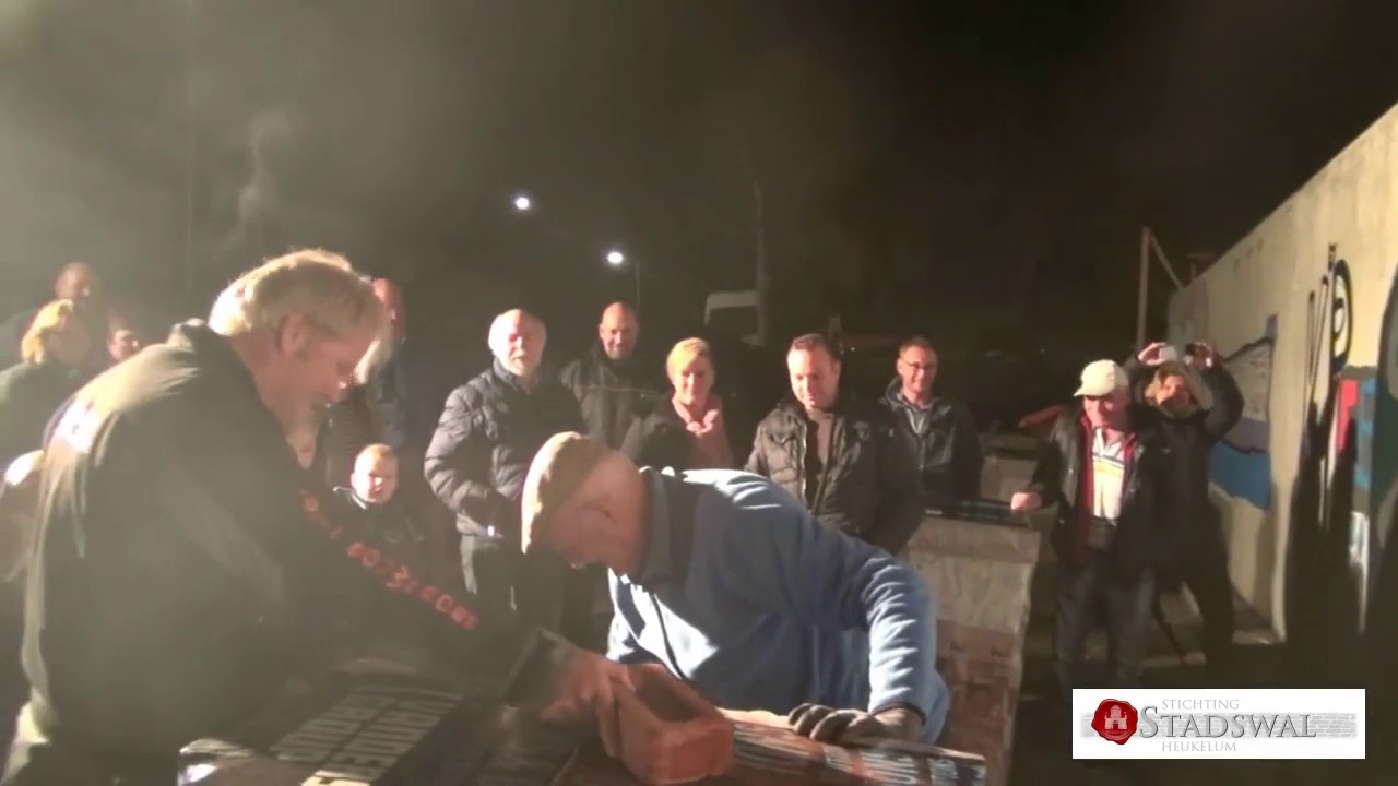 Stadswal Heukelum : de eerste steen