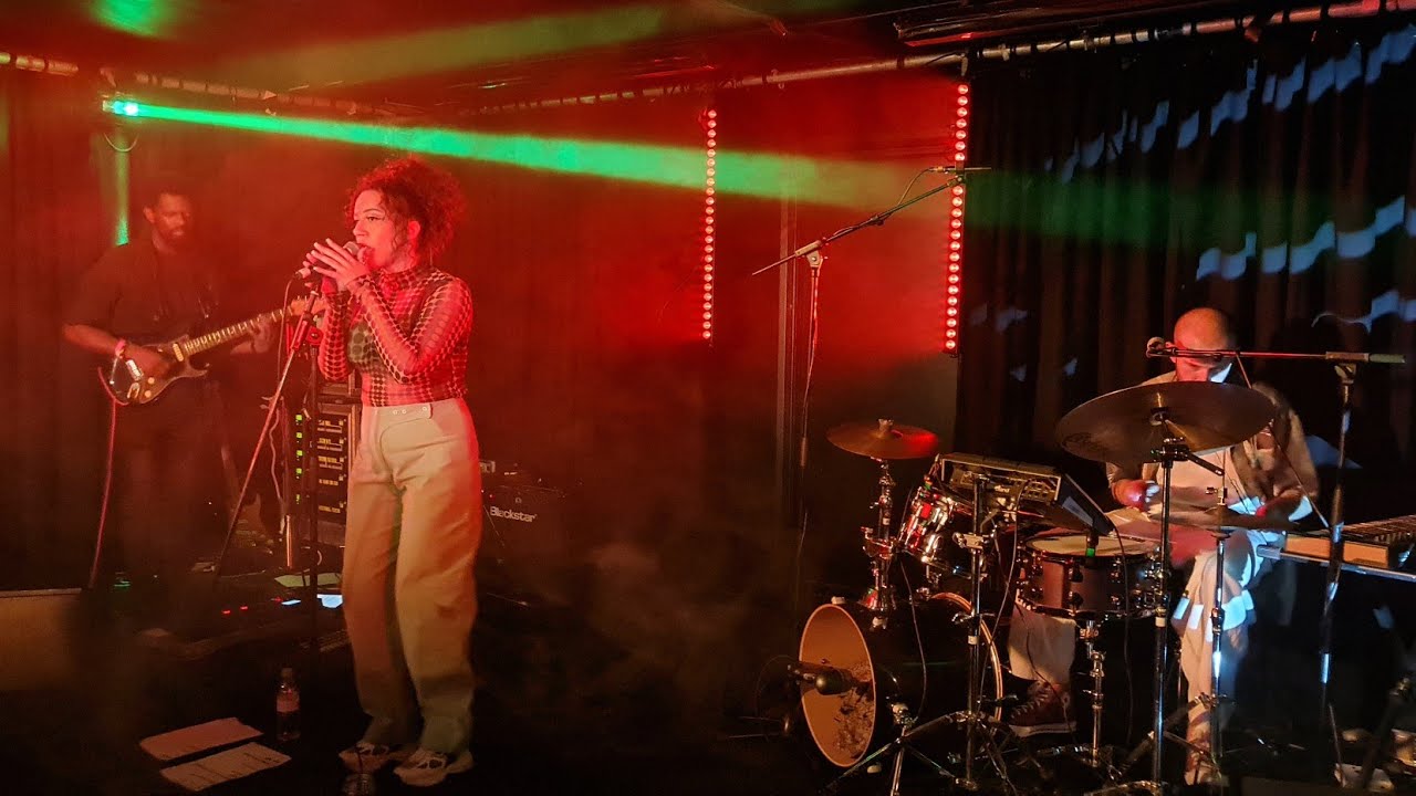 The Hics - Float (Live - Courtyard Theatre, London - 27/01/23)