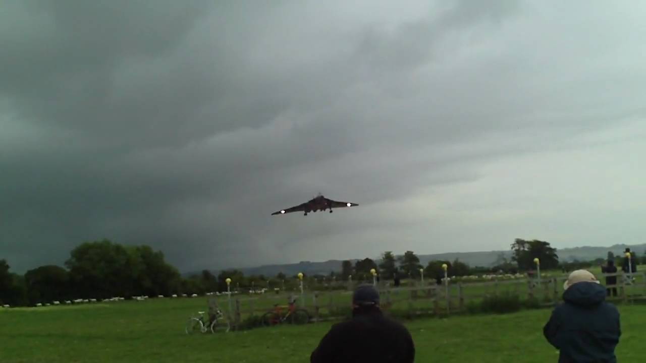 vulcan bomber at yeovilton