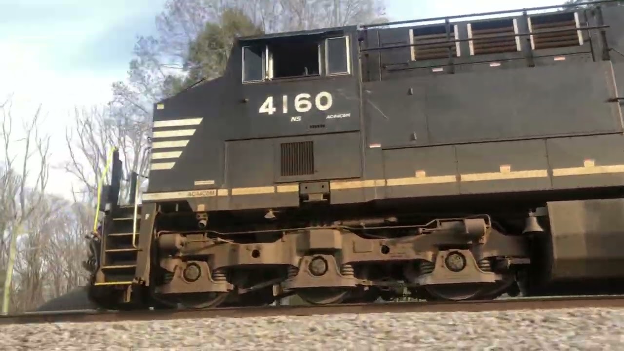 Railfanning in Winston FT two UP engines and a train chase!