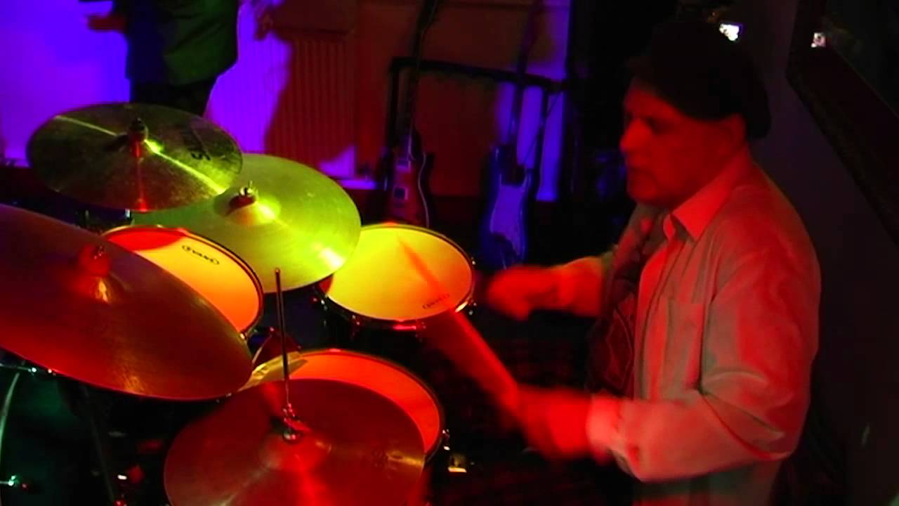 Steve Ajao Blues Giants   Wipeout