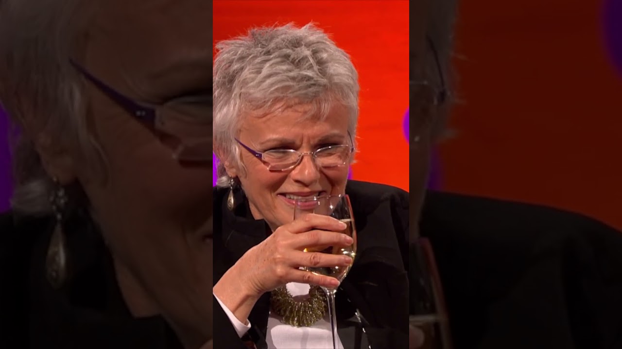 Julie Walters doesn&rsquo;t understand talk shows 🤣